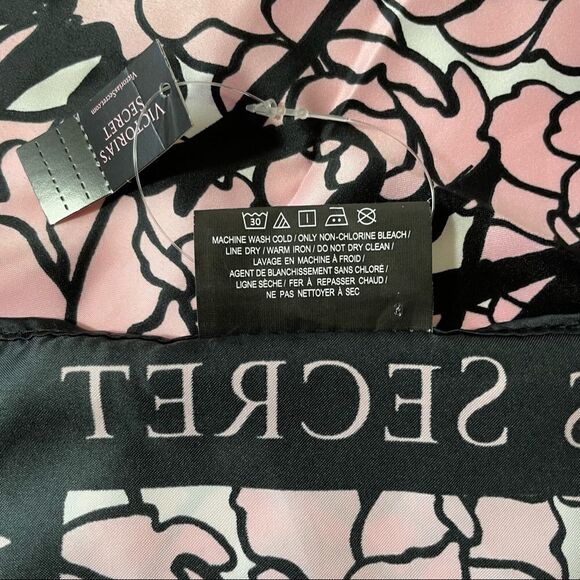Victoria’s Secret Bombshell pink and black scarf NWT - Picture 2 of 5